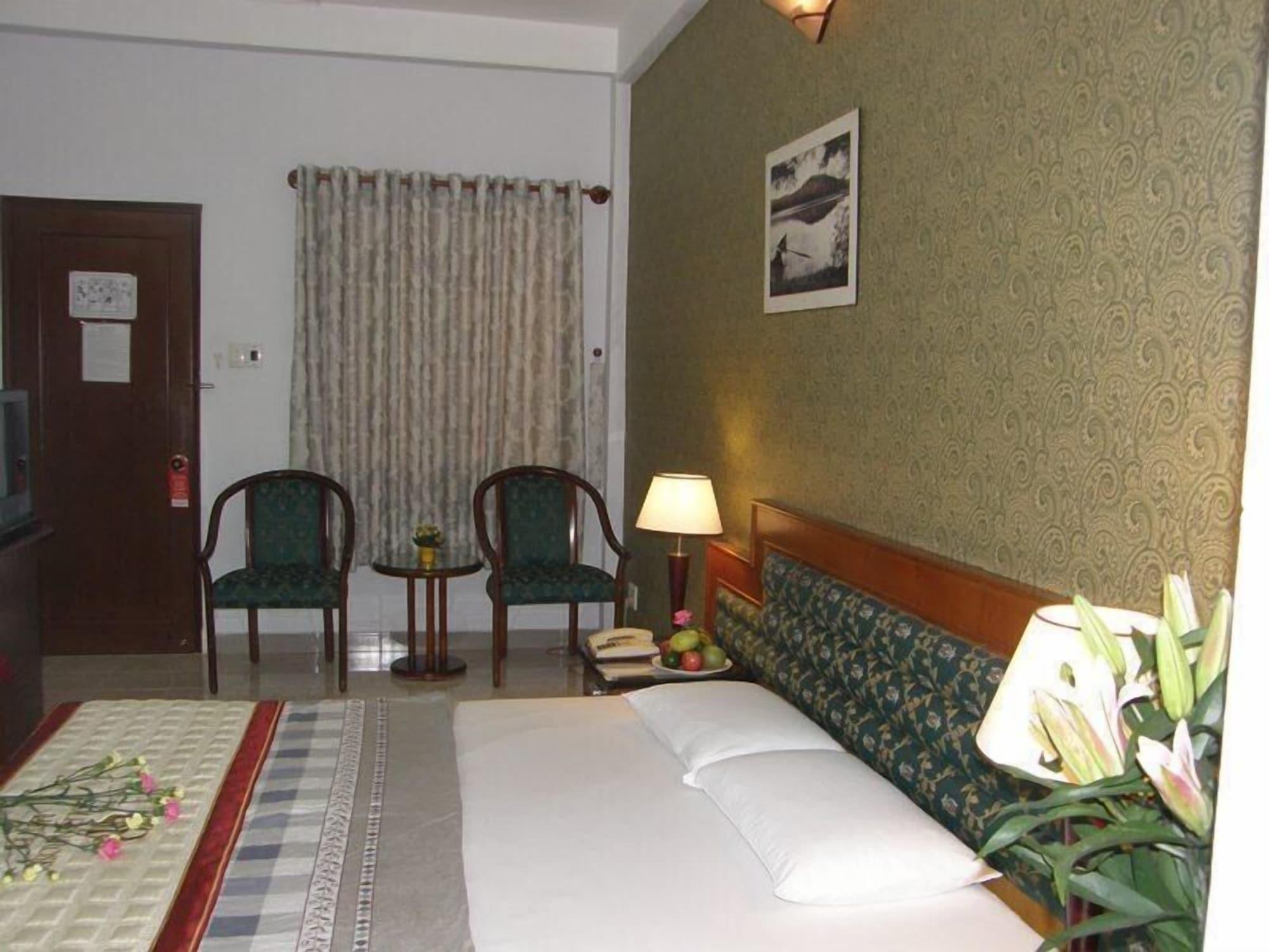 Khach San Trung Mai Hotel Ho Chi Minh City Bagian luar foto