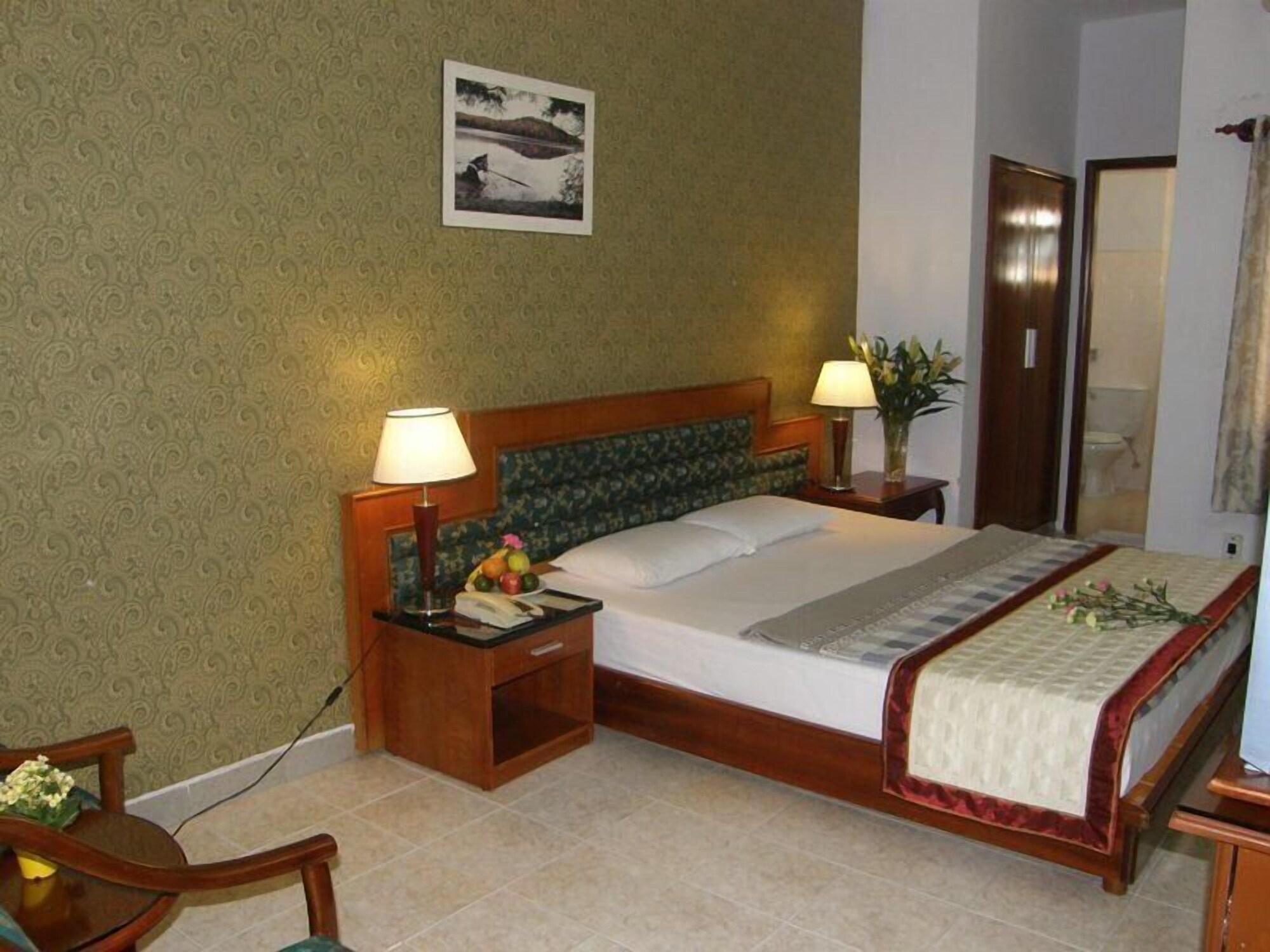 Khach San Trung Mai Hotel Ho Chi Minh City Bagian luar foto