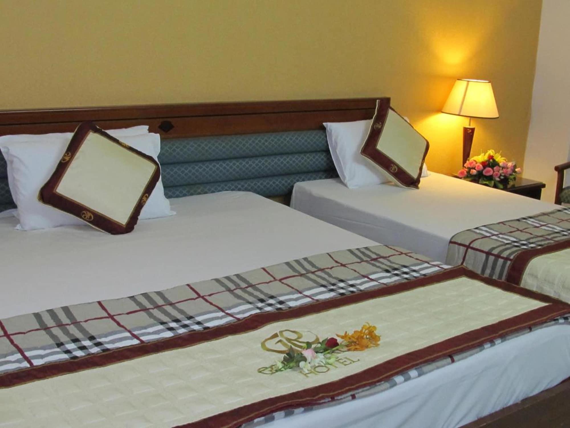 Khach San Trung Mai Hotel Ho Chi Minh City Bagian luar foto