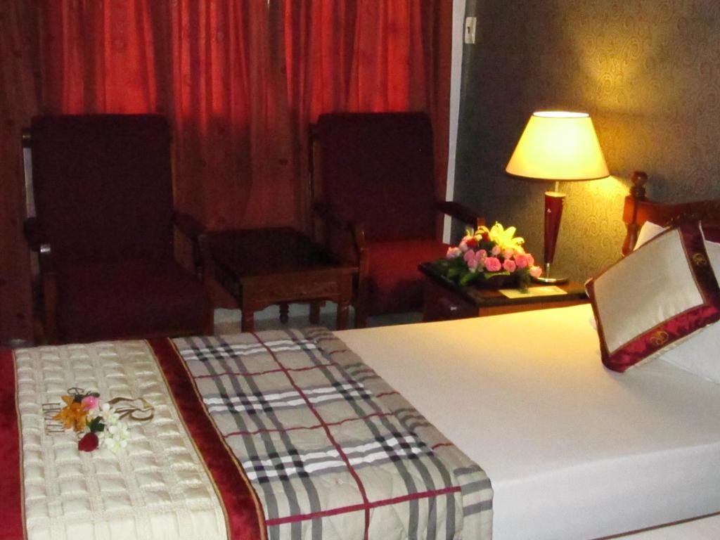 Khach San Trung Mai Hotel Ho Chi Minh City Bagian luar foto