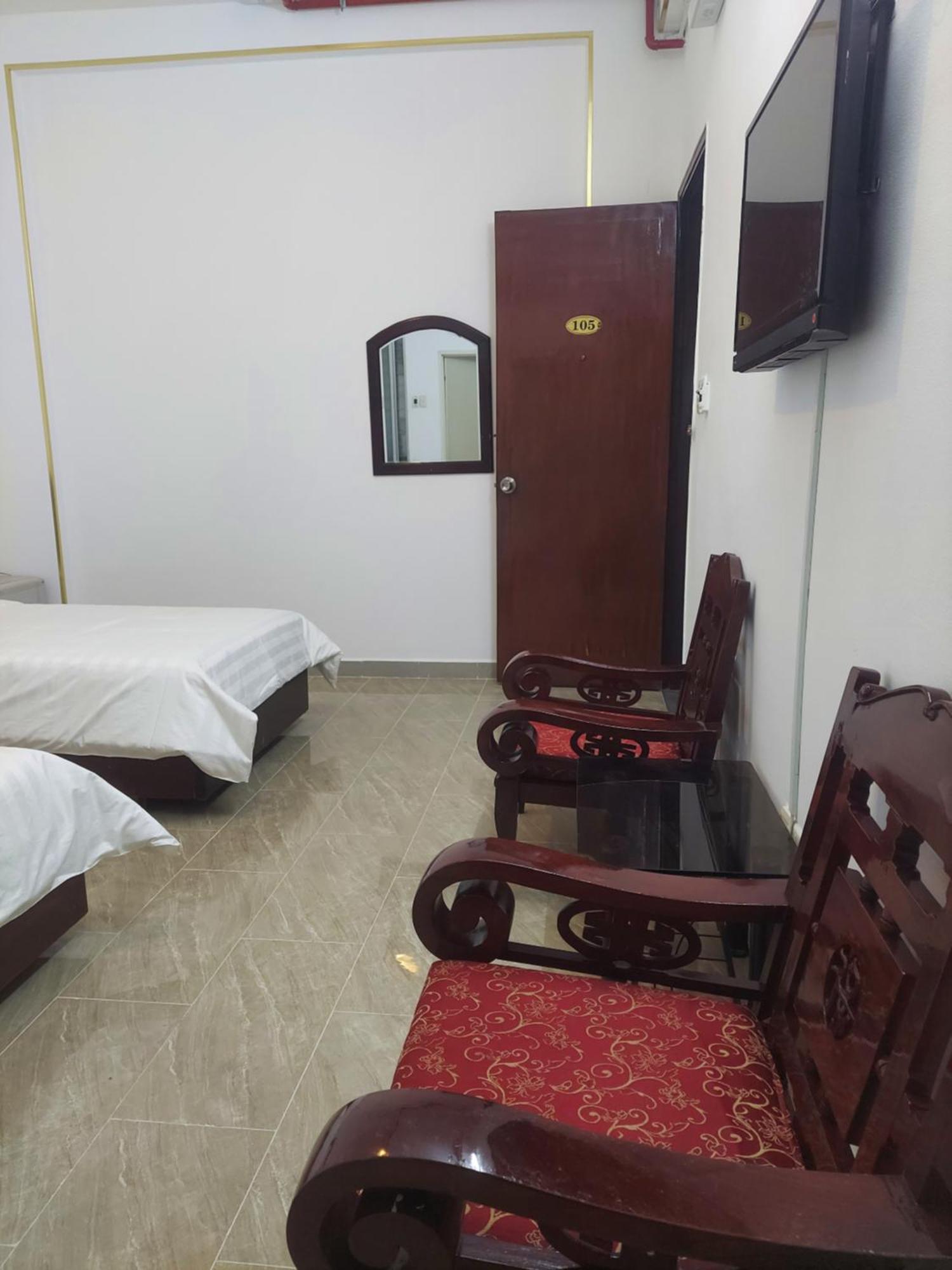 Khach San Trung Mai Hotel Ho Chi Minh City Bagian luar foto