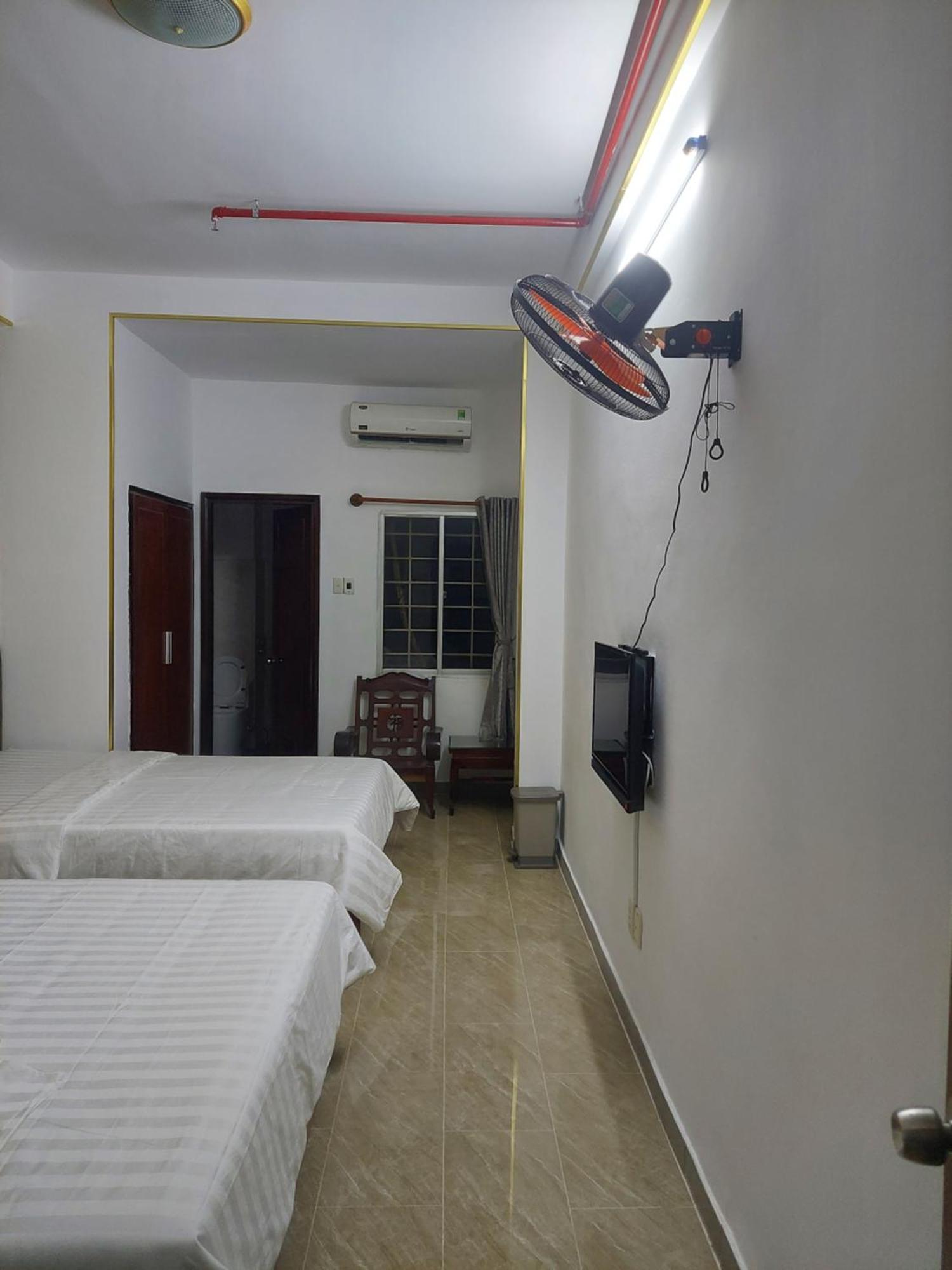 Khach San Trung Mai Hotel Ho Chi Minh City Bagian luar foto