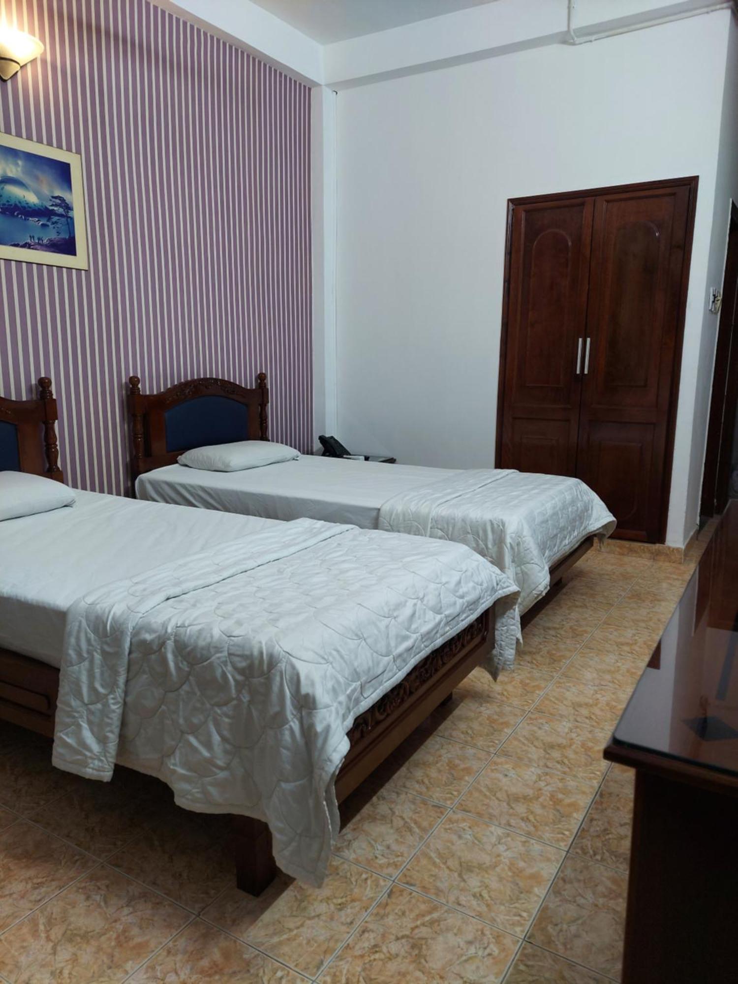 Khach San Trung Mai Hotel Ho Chi Minh City Bagian luar foto