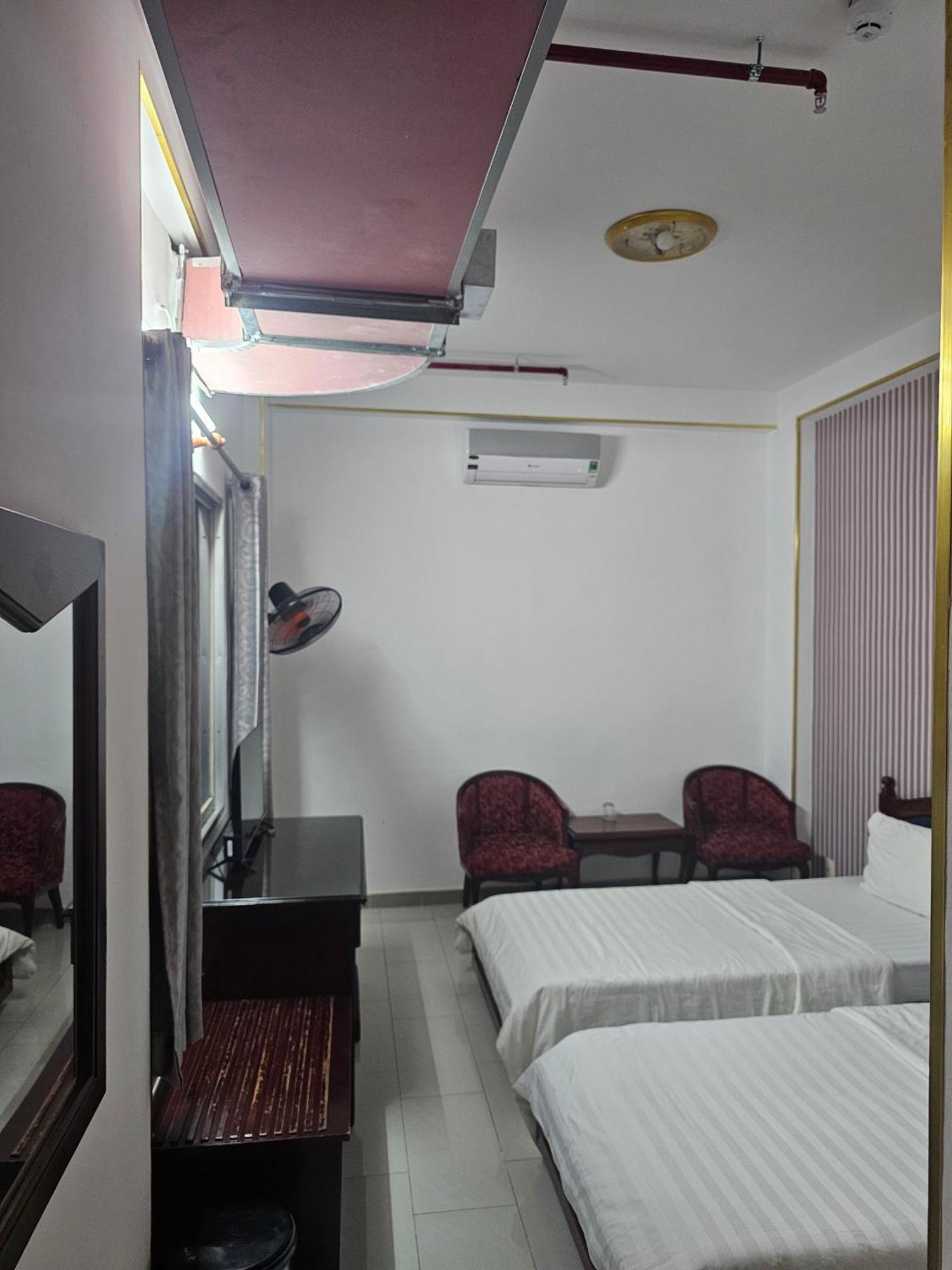 Khach San Trung Mai Hotel Ho Chi Minh City Bagian luar foto