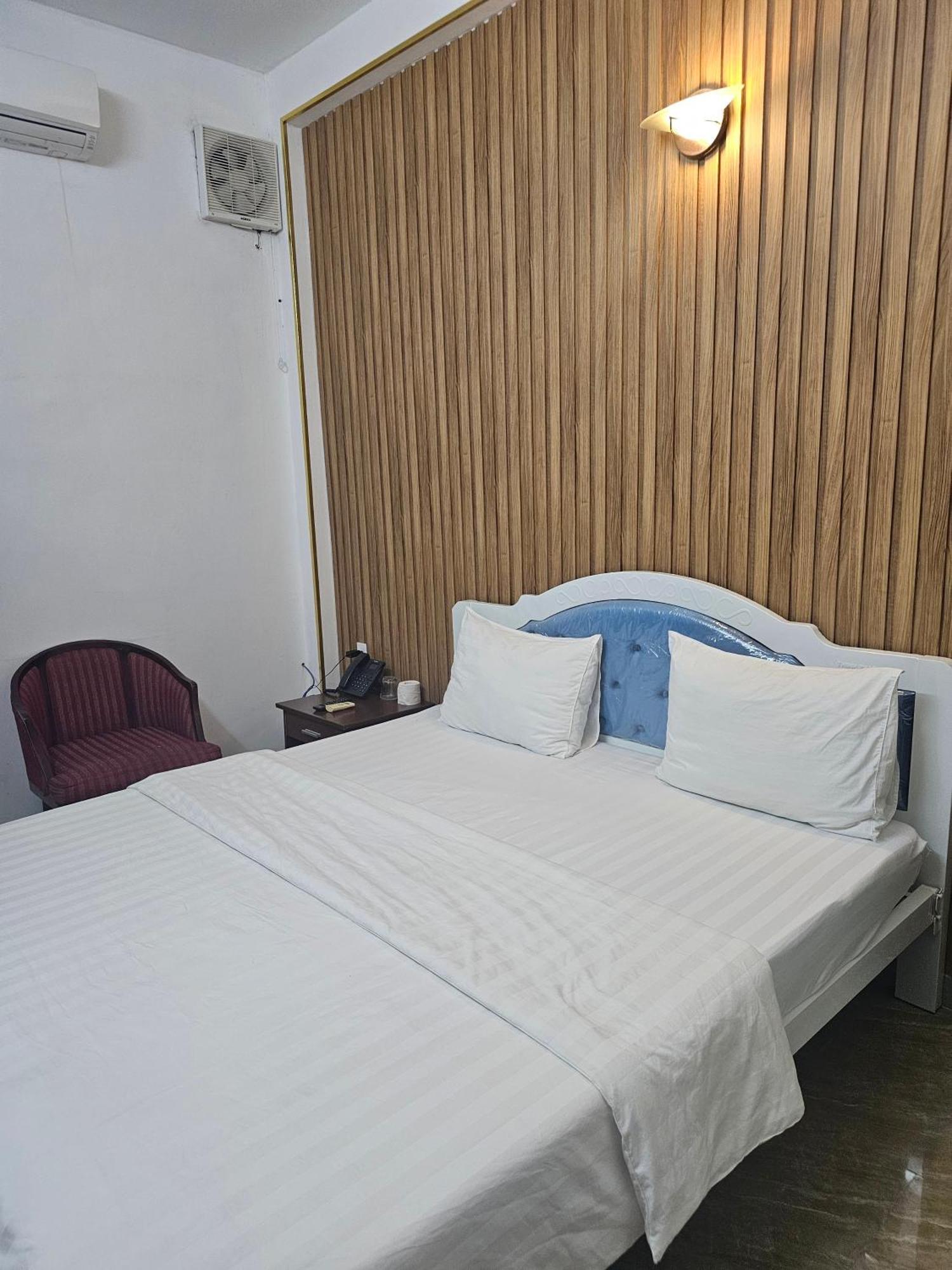 Khach San Trung Mai Hotel Ho Chi Minh City Bagian luar foto