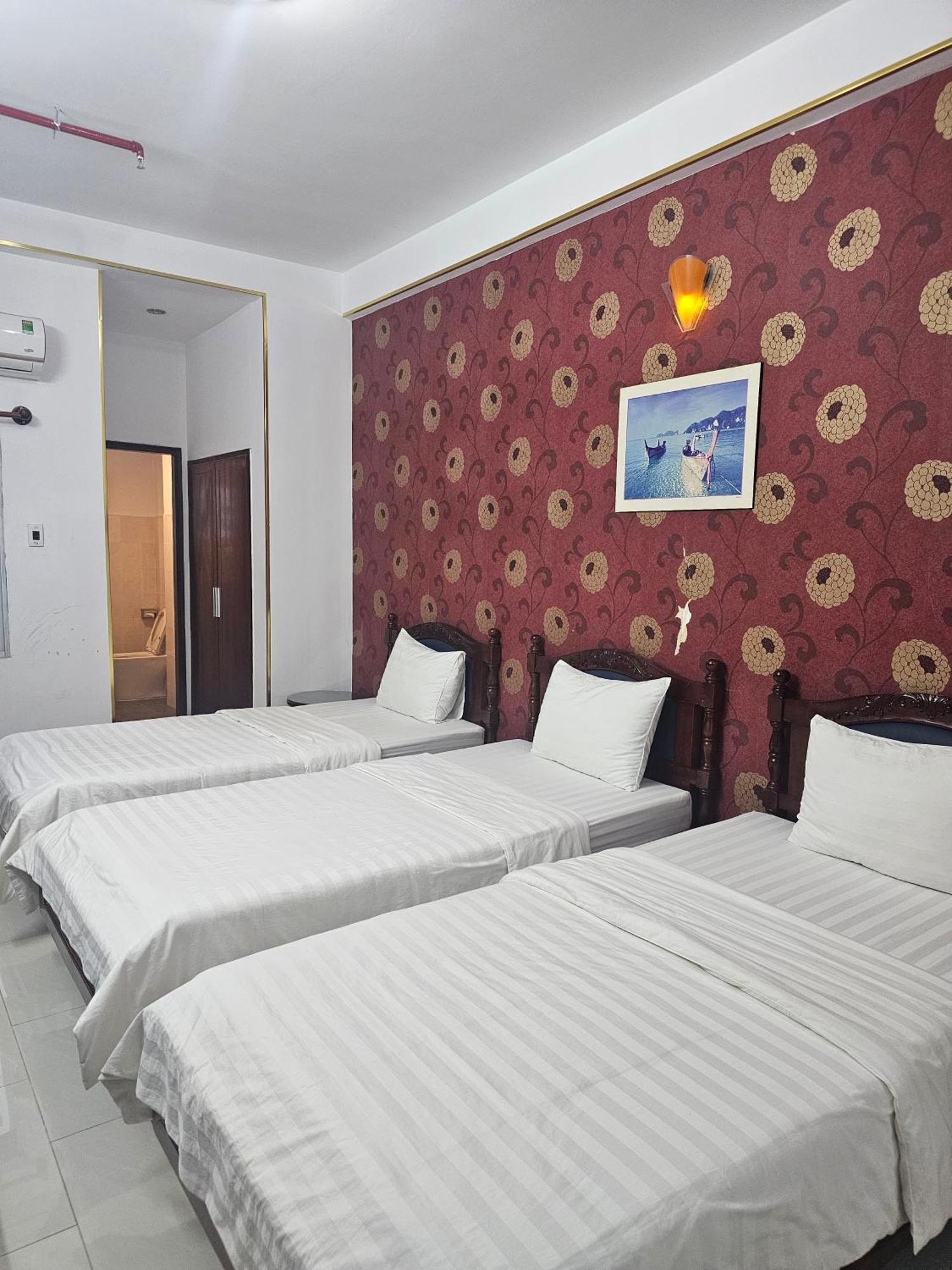 Khach San Trung Mai Hotel Ho Chi Minh City Bagian luar foto