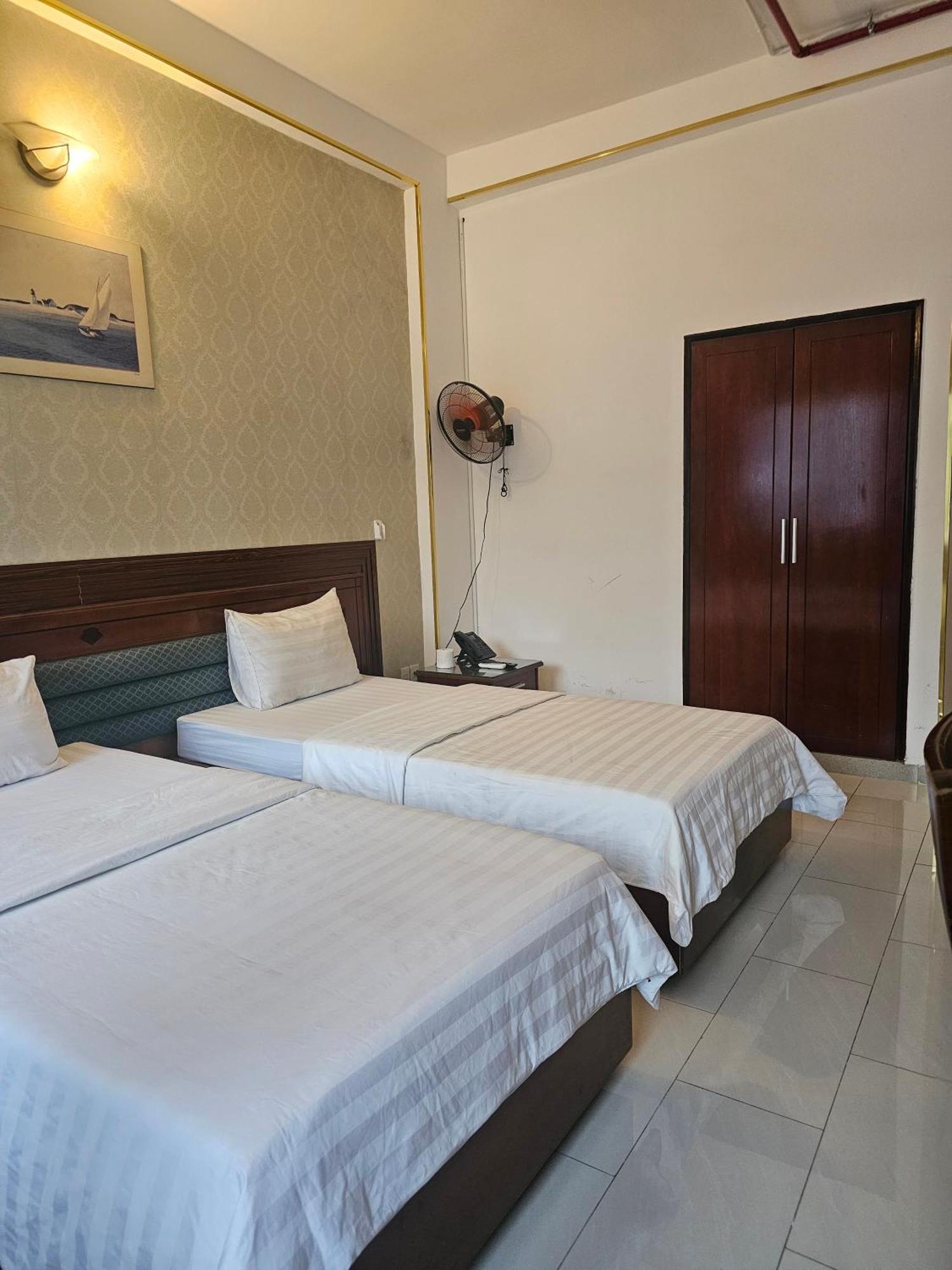 Khach San Trung Mai Hotel Ho Chi Minh City Bagian luar foto