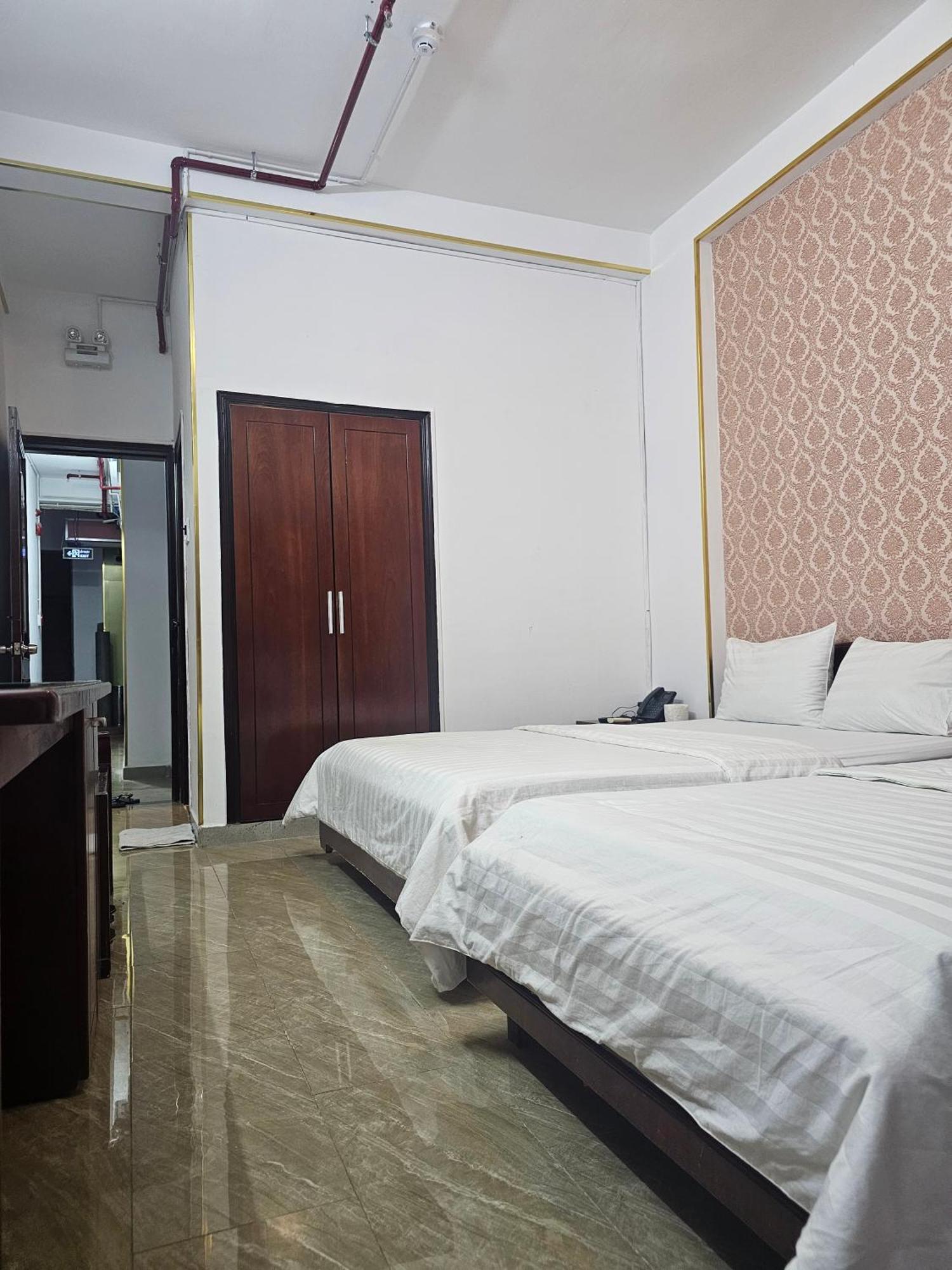 Khach San Trung Mai Hotel Ho Chi Minh City Bagian luar foto