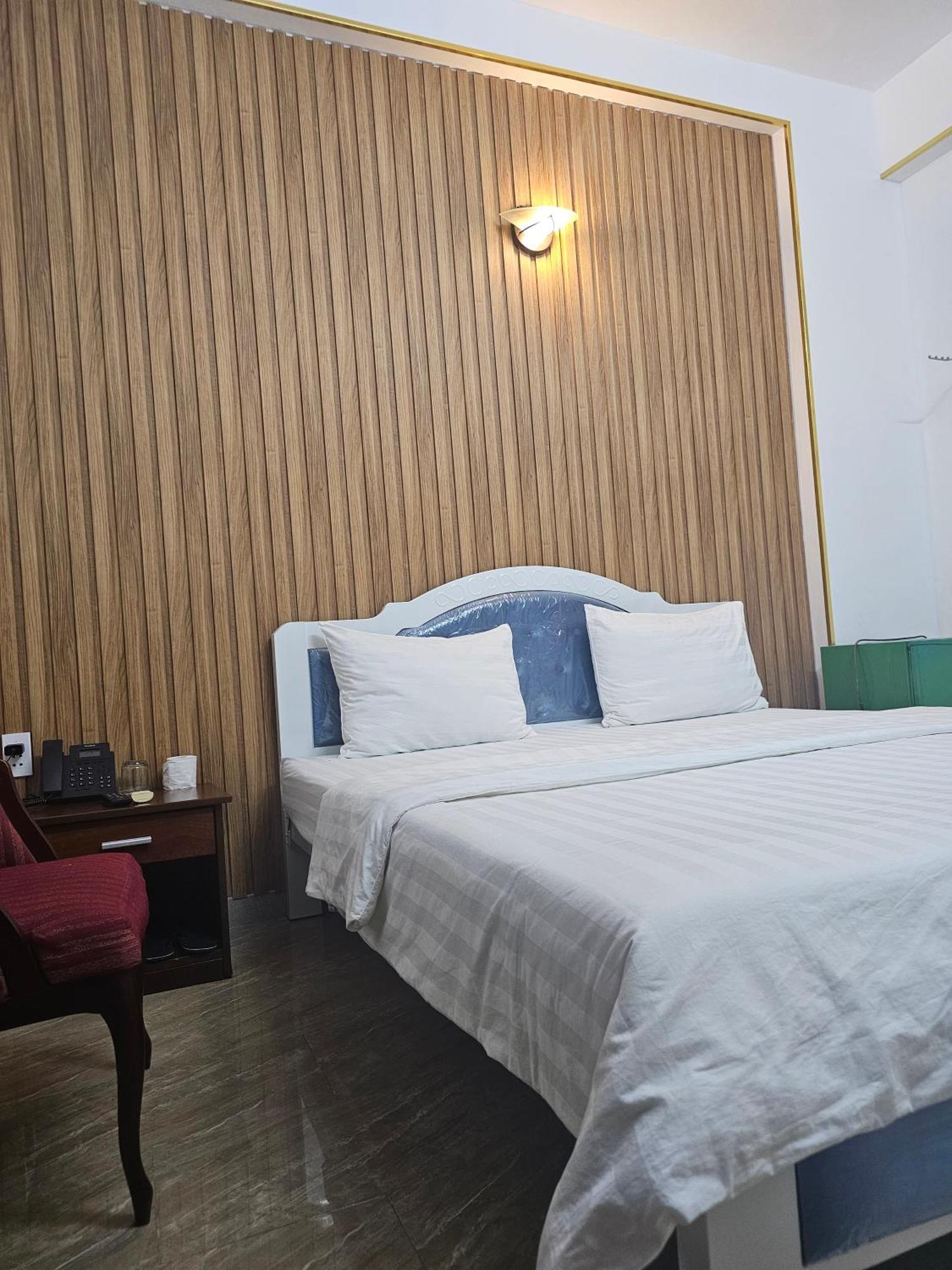 Khach San Trung Mai Hotel Ho Chi Minh City Bagian luar foto