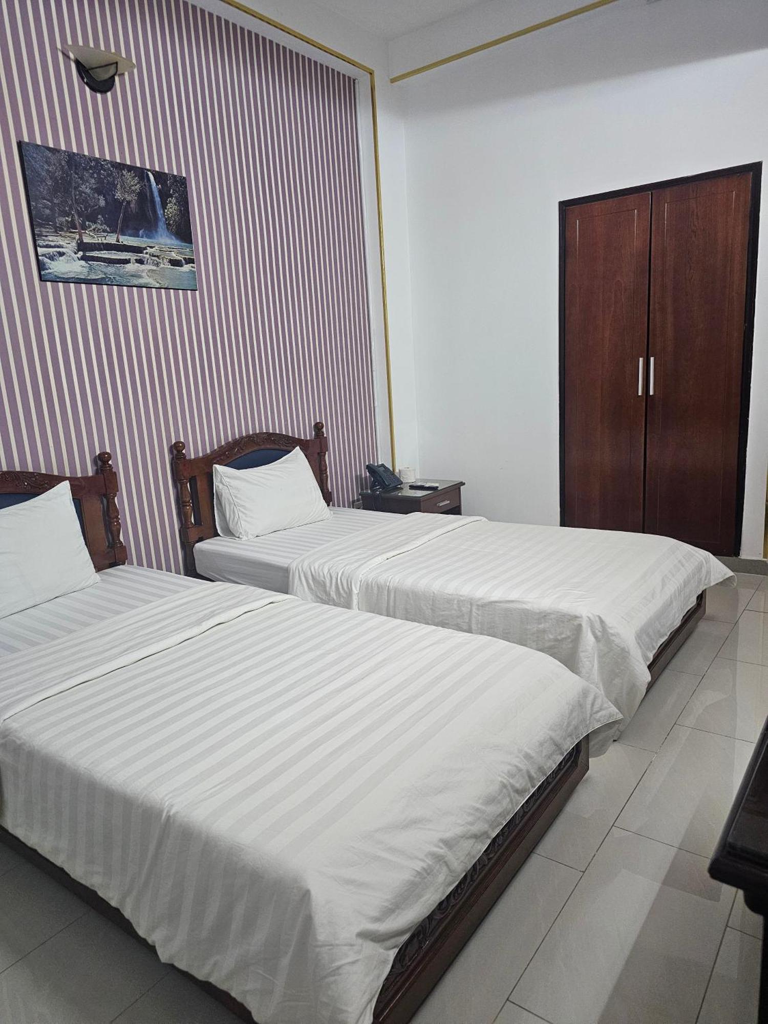 Khach San Trung Mai Hotel Ho Chi Minh City Bagian luar foto