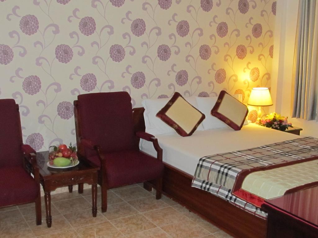 Khach San Trung Mai Hotel Ho Chi Minh City Bagian luar foto
