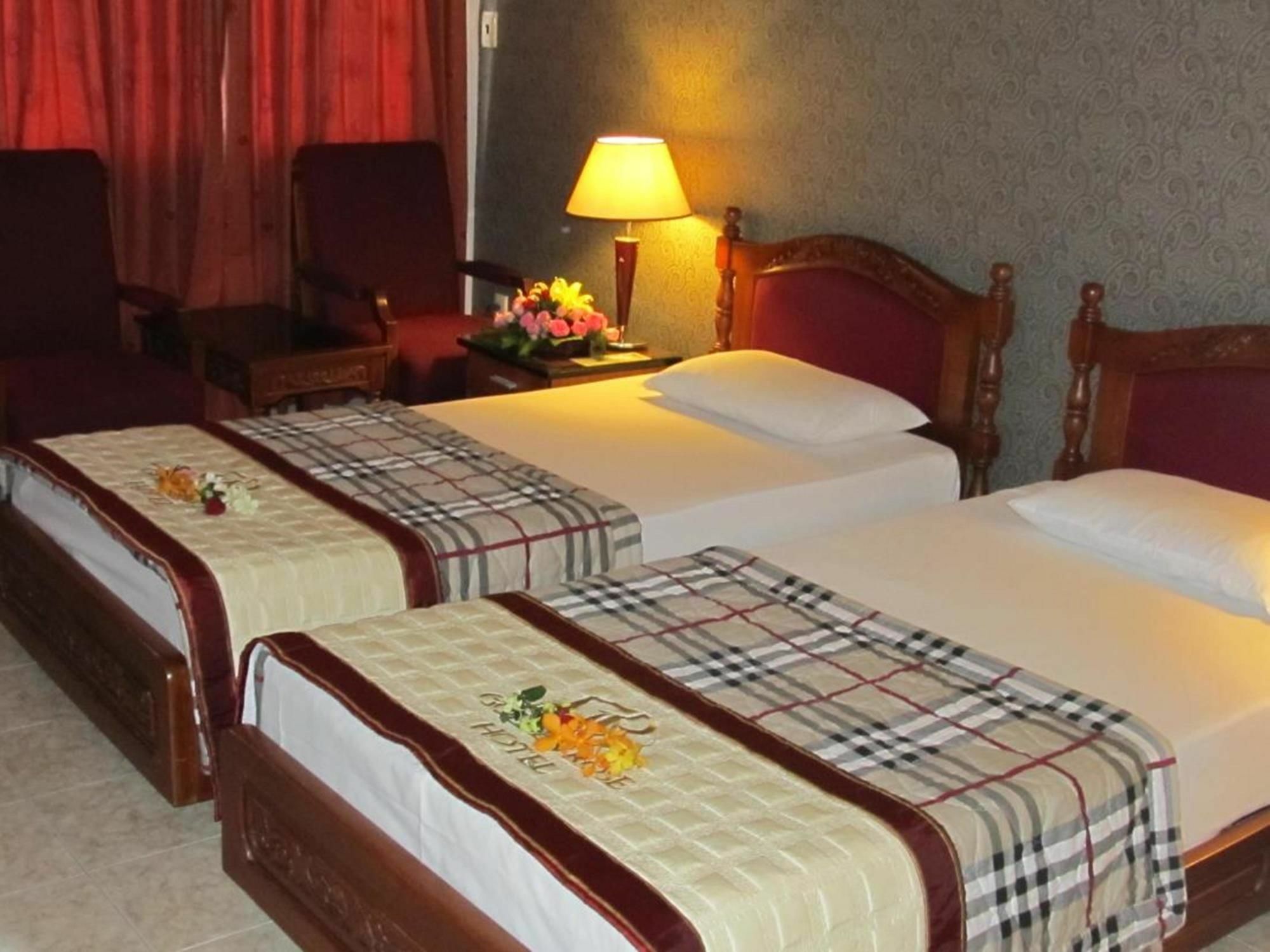 Khach San Trung Mai Hotel Ho Chi Minh City Bagian luar foto