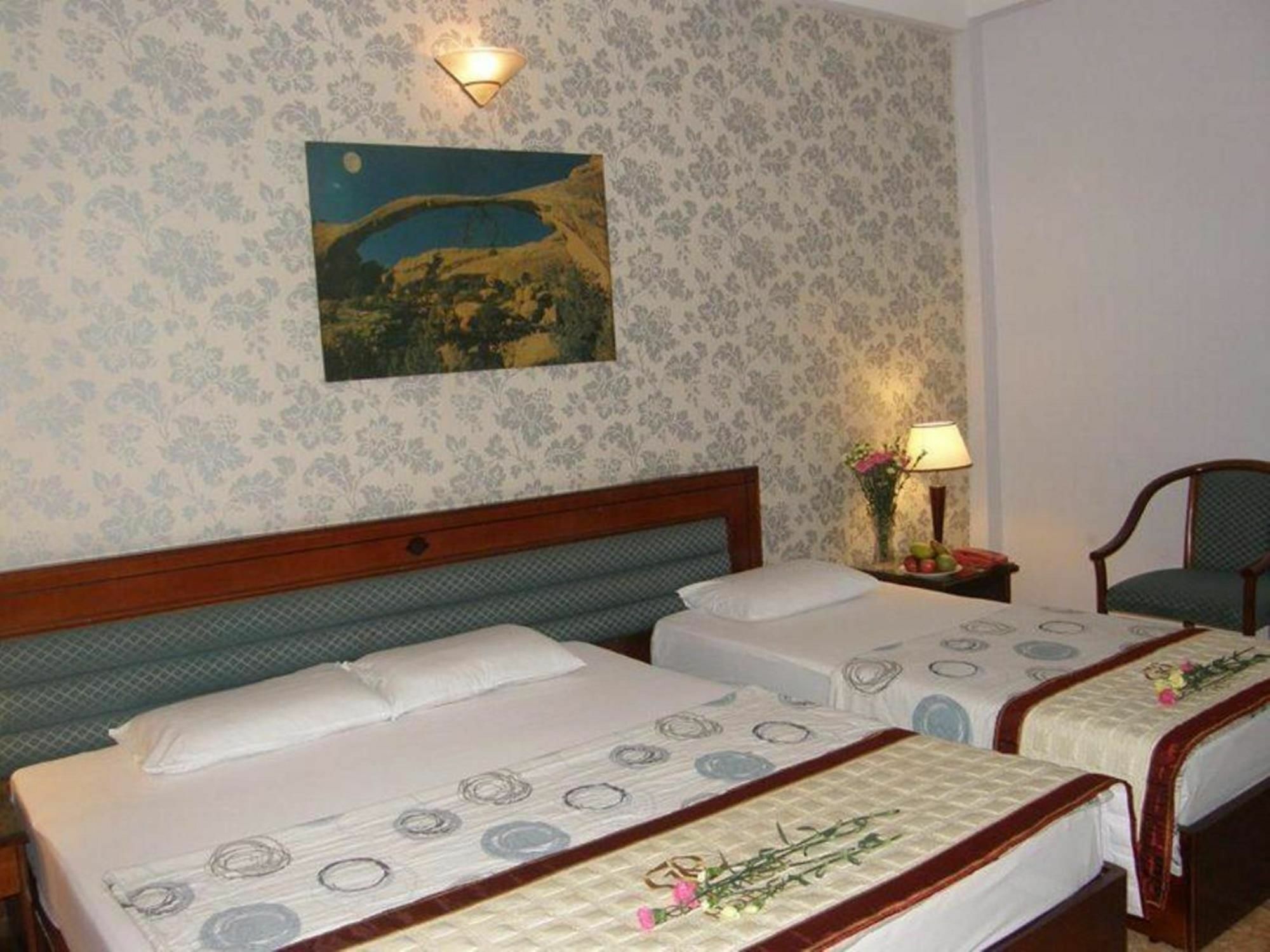 Khach San Trung Mai Hotel Ho Chi Minh City Bagian luar foto
