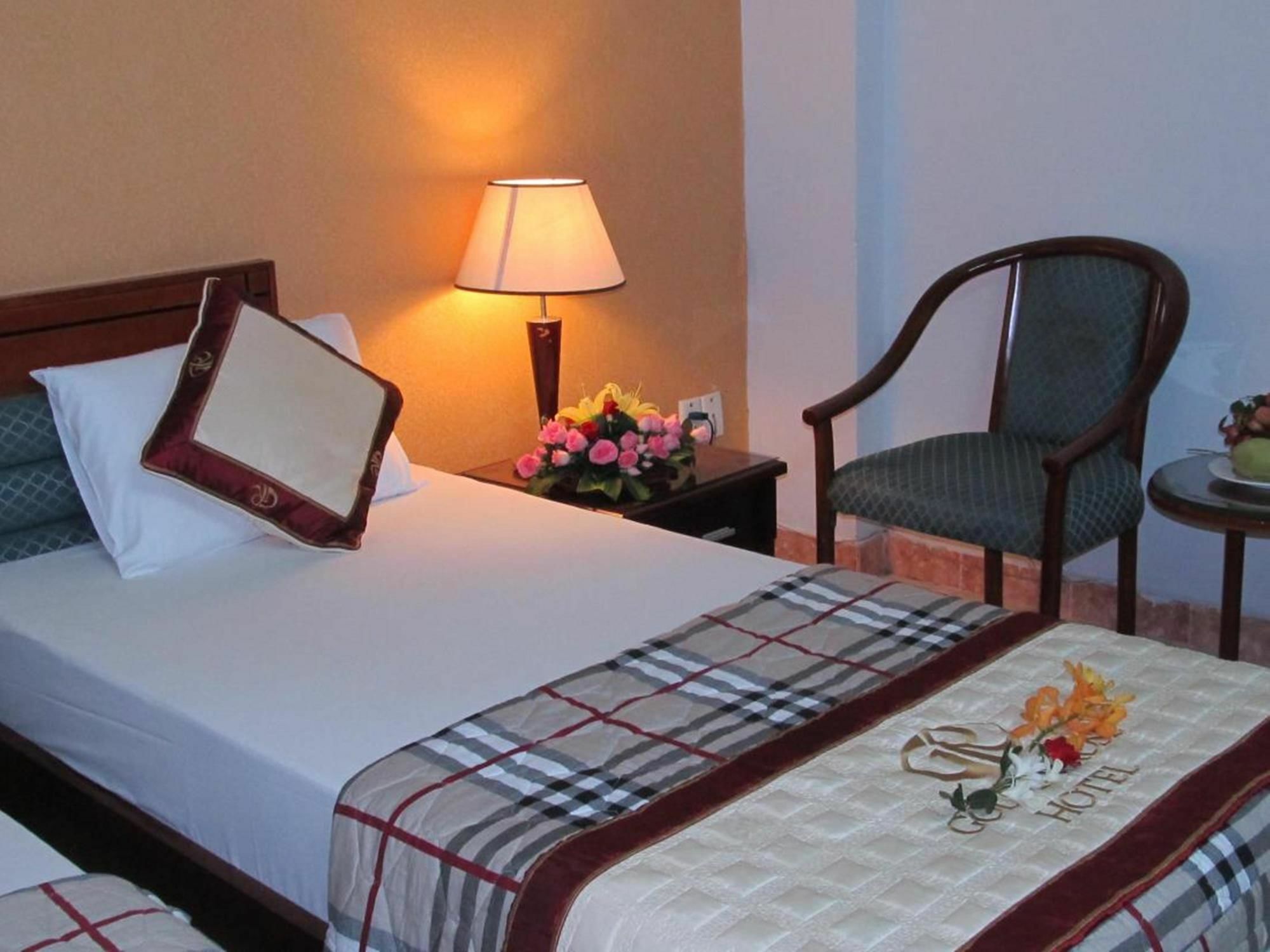 Khach San Trung Mai Hotel Ho Chi Minh City Bagian luar foto